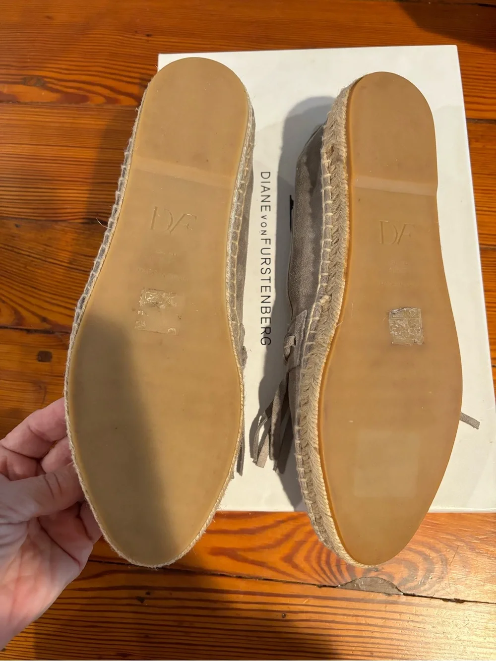 Diane Von Furstenberg Grey Suede Espadrille Loafers moccasin with Fringe size 7